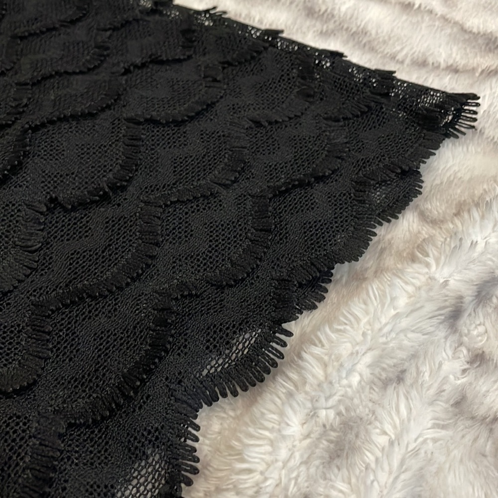 Elegant Guess Strapless Scalloped Lace Mini Dress - BUNDLE ONLY - Picture 4 of 8
